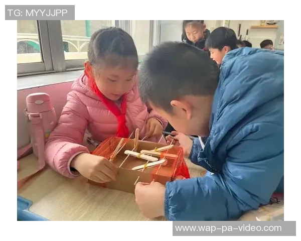 幼儿园桌上足球活动促进孩子们团队合作与运动能力的全面发展 幼儿园桌上足球活动促进孩子们团队合作与运动能力的全面发展